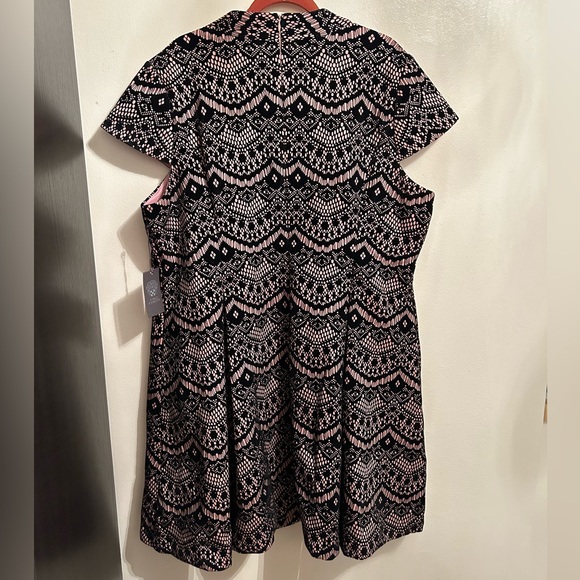 NWT VINCE CAMUTO Plus Size Flocked Fit & Flare Dress - Size 20 W - Picture 6 of 10